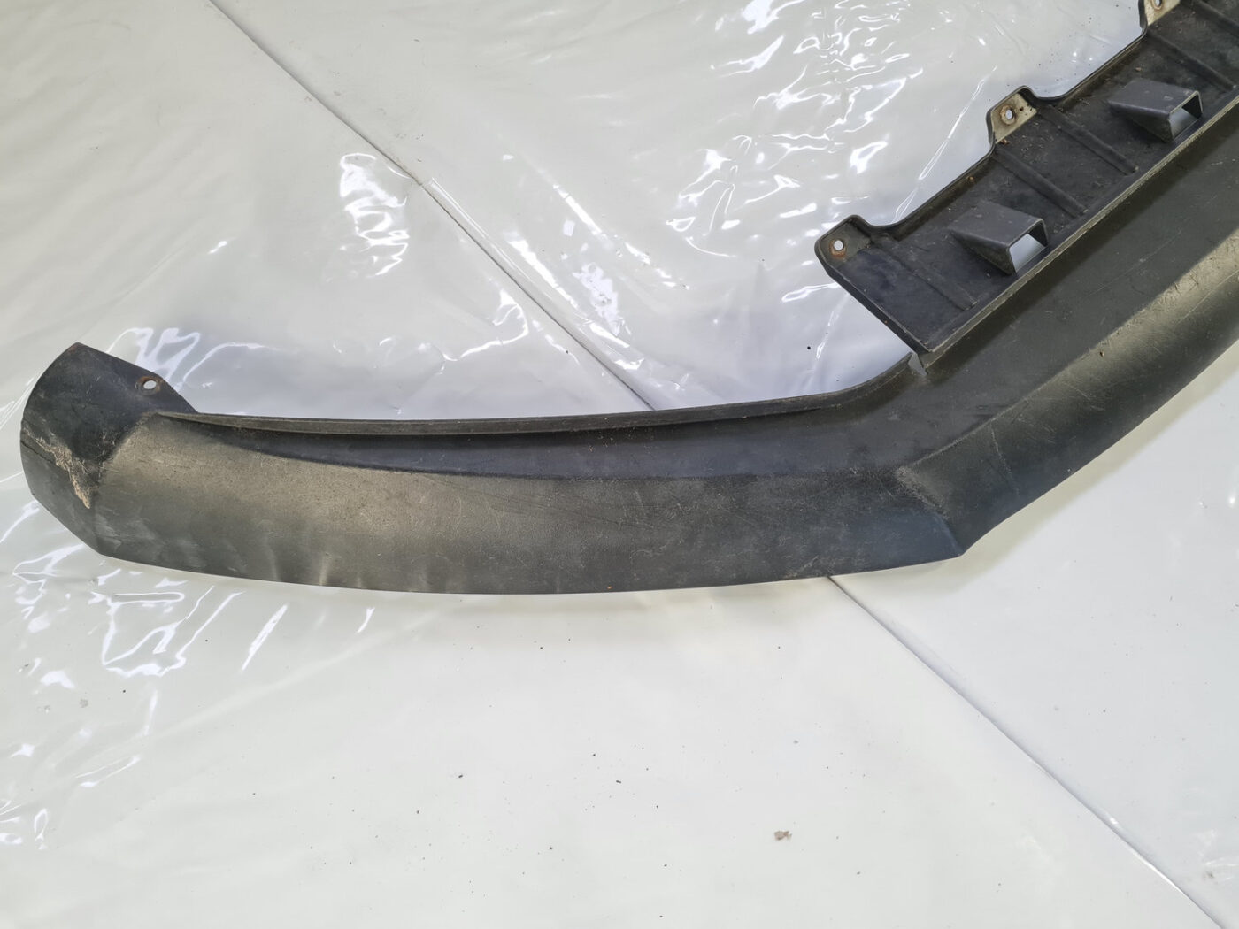 Bufera spoileris priekš VW Tiguan 2007-2016 2 Bufera spoileris priekš VW Tiguan 2007-2016