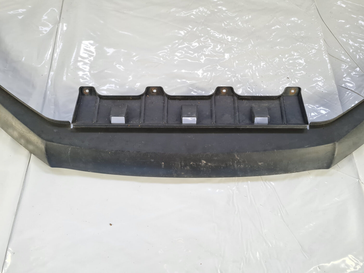 Bufera spoileris priekš VW Tiguan 2007-2016 9 Bufera spoileris priekš VW Tiguan 2007-2016