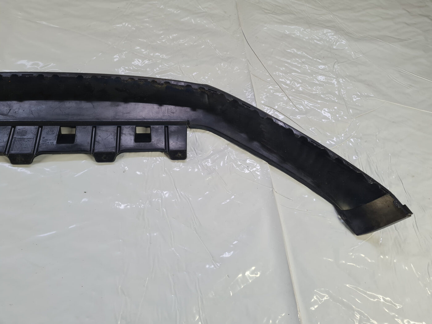 Bufera spoileris priekš VW Tiguan 2007-2016 4 Bufera spoileris priekš VW Tiguan 2007-2016