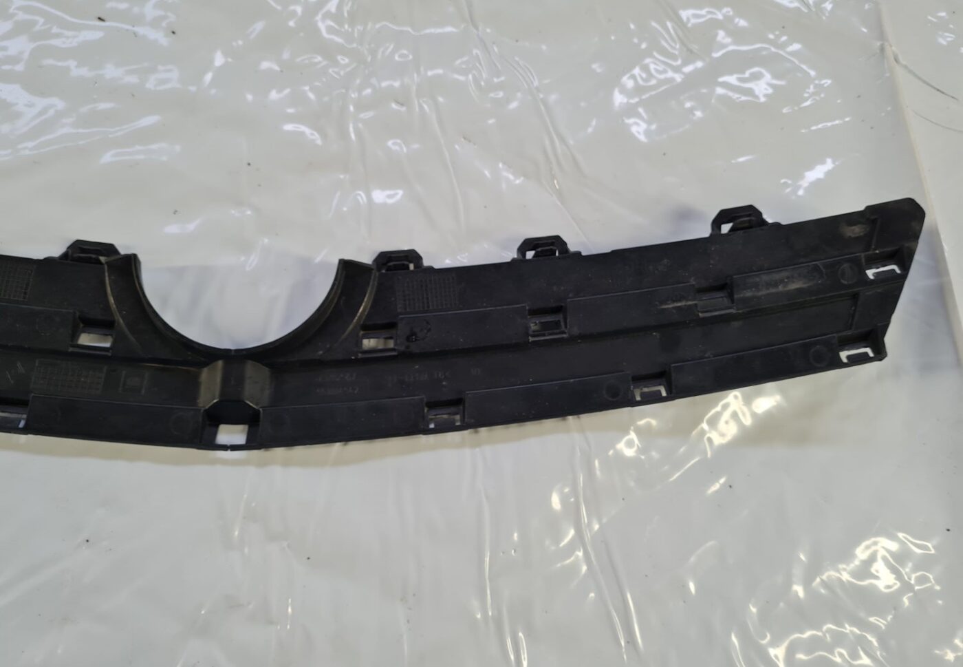 Restes uzlika priekš OPEL INSIGNIA 2010 6 Restes uzlika priekš OPEL INSIGNIA 2010