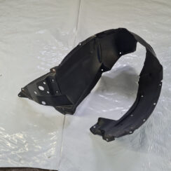 Priekšējais kreisais paspārns priekš TOYOTA AVENSIS 2010