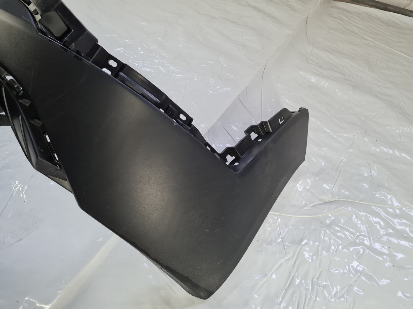 Aizmugurēja bufera spoileris (lūpa) priekš HYUNDAI TUCSON 2015-2021