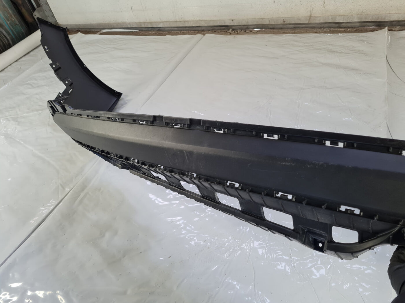 Aizmugurēja bufera spoileris (lūpa) priekš HYUNDAI TUCSON 2015-2021