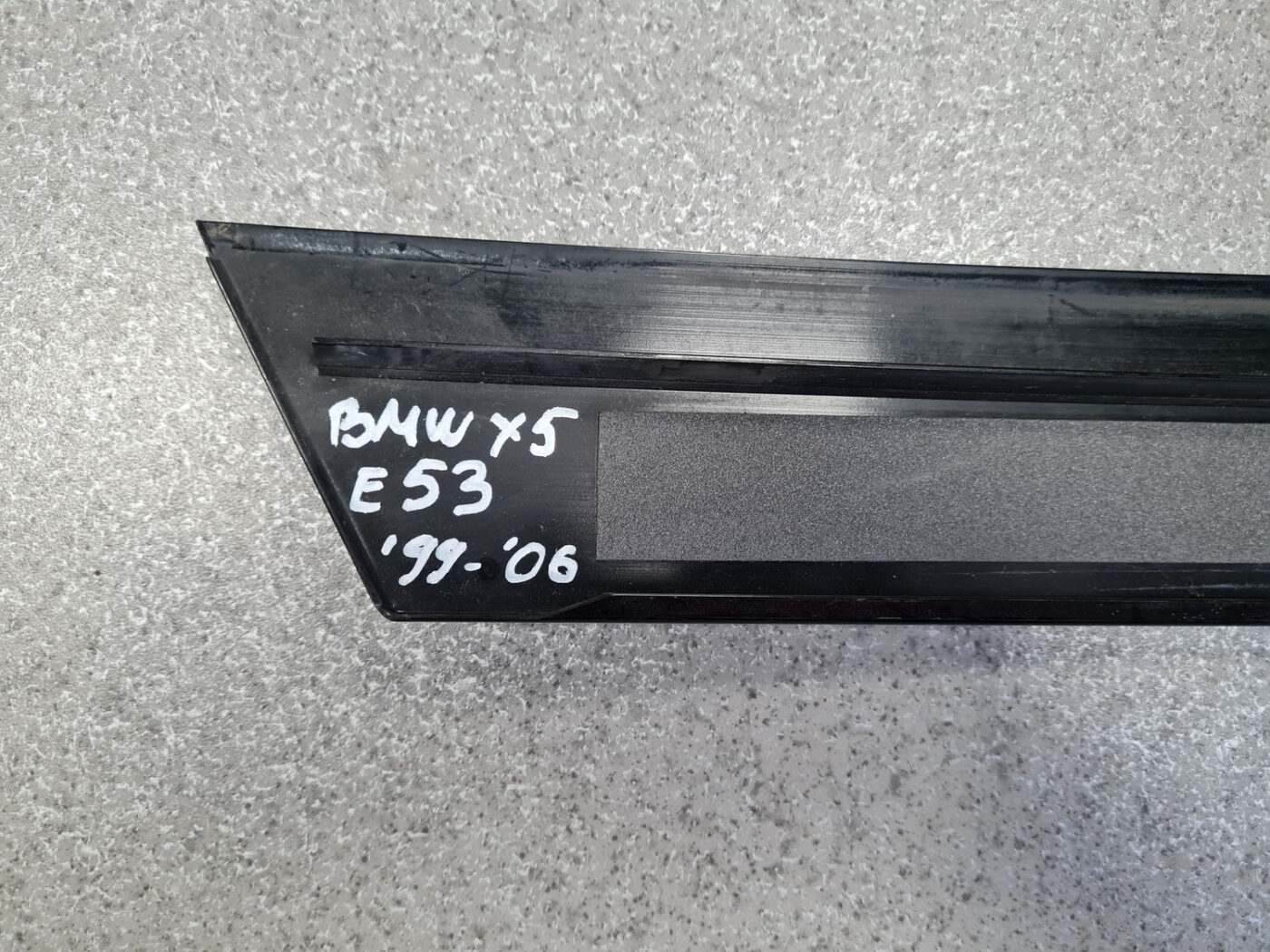 Durvju stikla moldings priekš BMW X5 E53 1999-2006