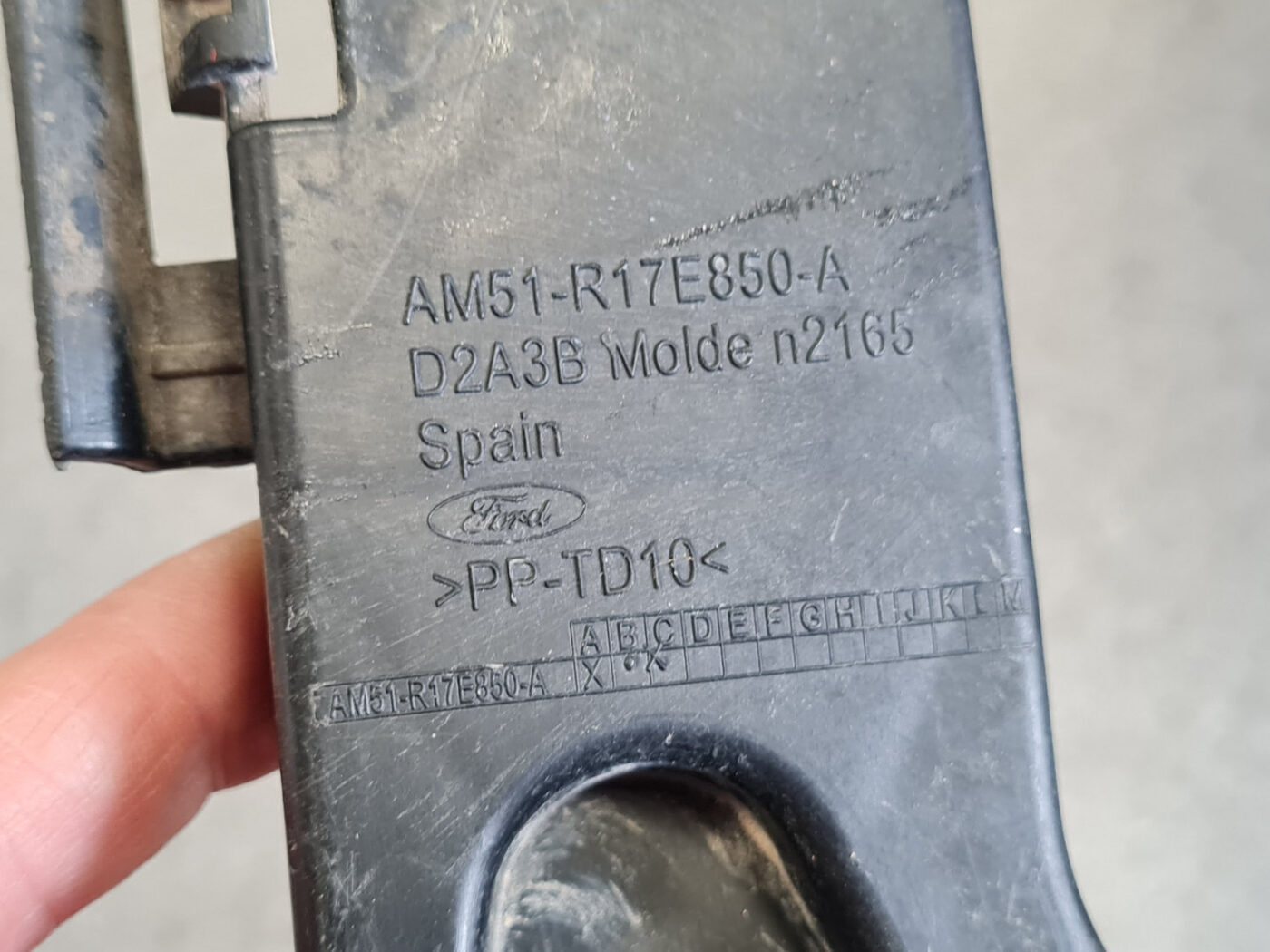 Aizmugurējā spārna un bufera stiprinājums priekš FORD C-MAX 2011 4 Aizmugurējā spārna un bufera stiprinājums priekš FORD C-MAX 2011