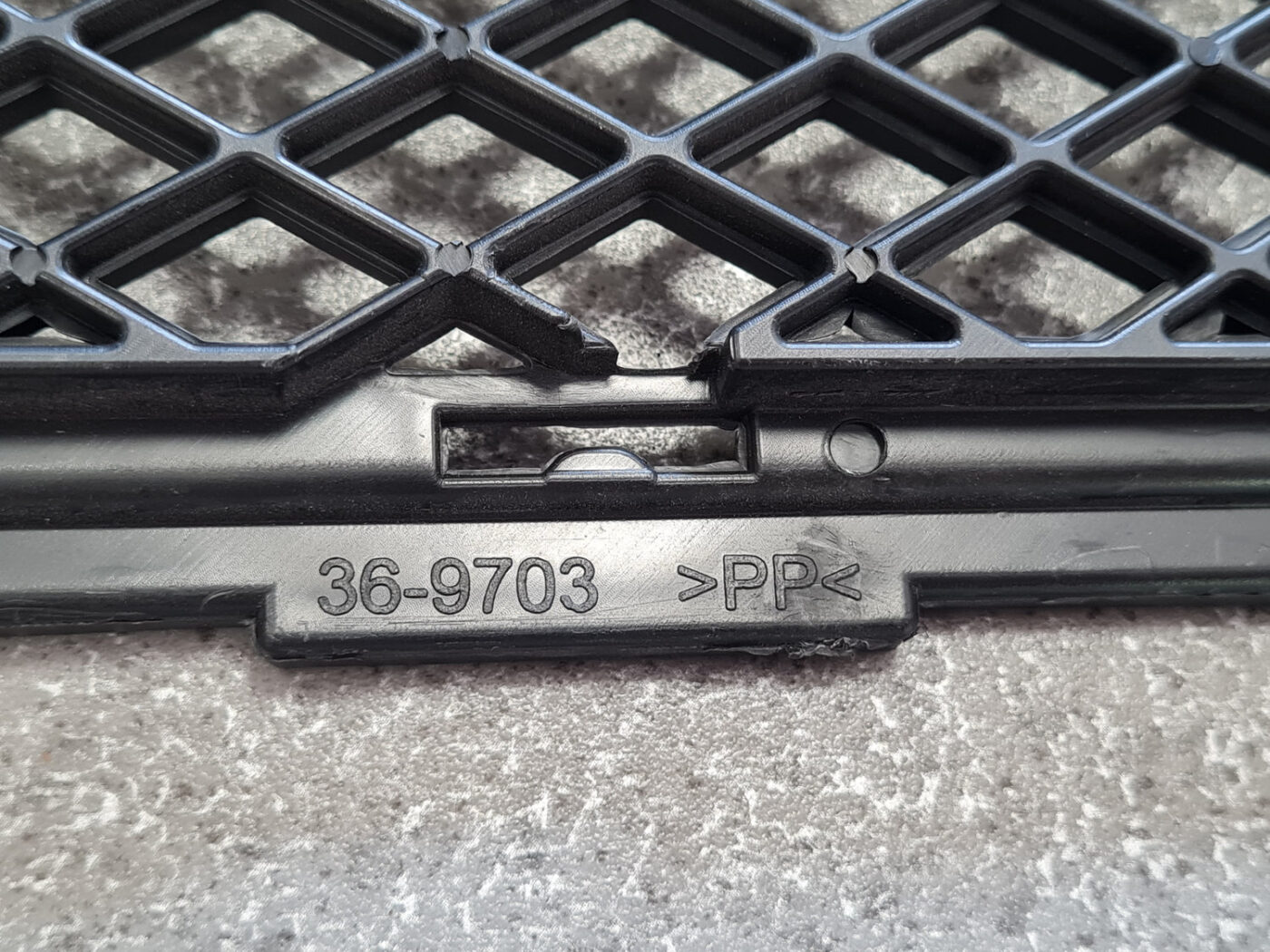 Bufera reste priekš HYUNDAI TUCSON 2004-2010 4 Bufera reste priekš HYUNDAI TUCSON 2004-2010