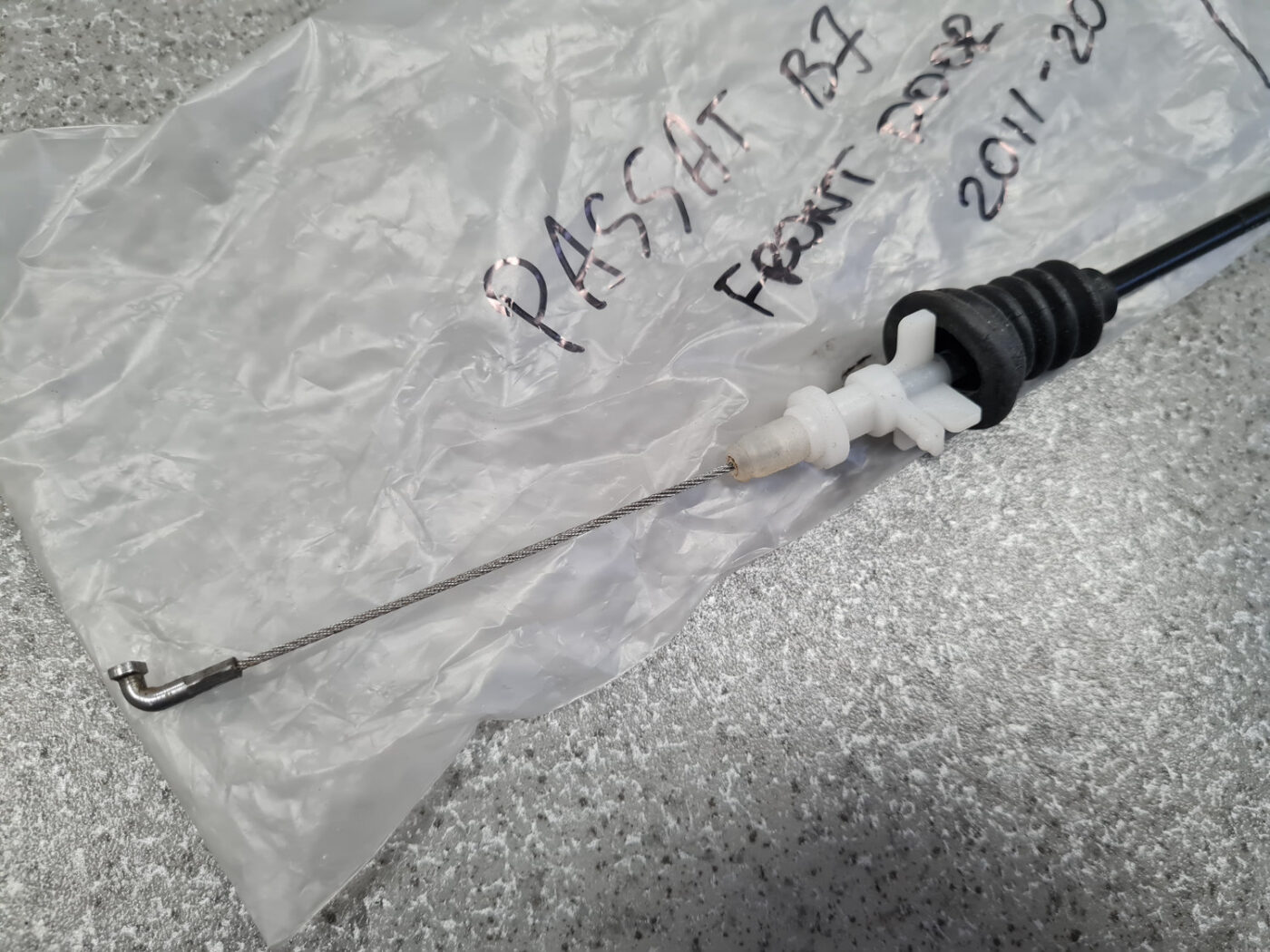 Durvju roktura trose priekš VW PASSAT B7 2011-2015