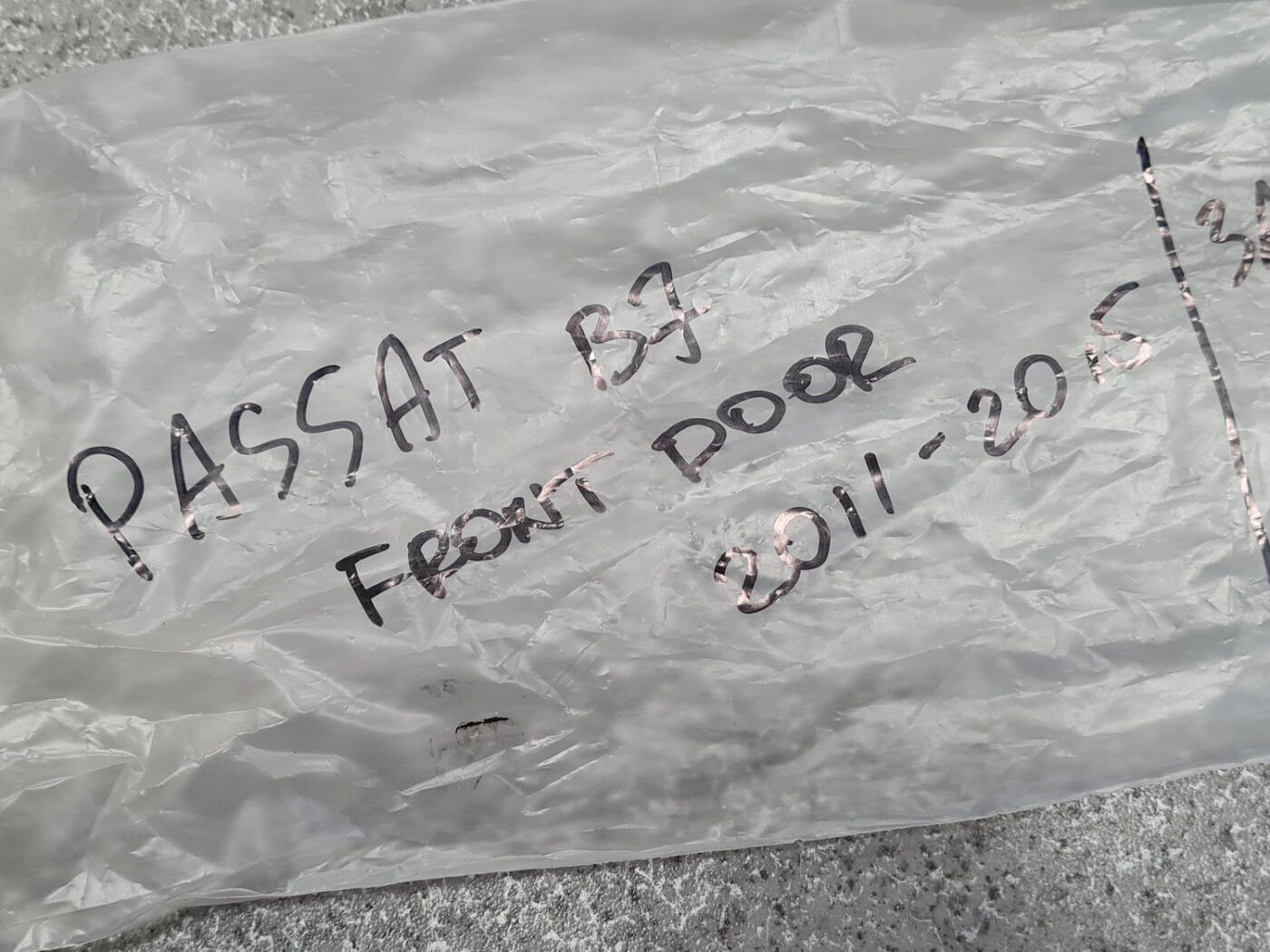 Durvju roktura trose priekš VW PASSAT B7 2011-2015