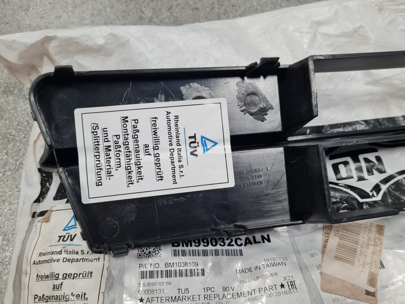 Miglas luktura reste, pa kreisi priekš BMW 525 E60 2006 BLACK