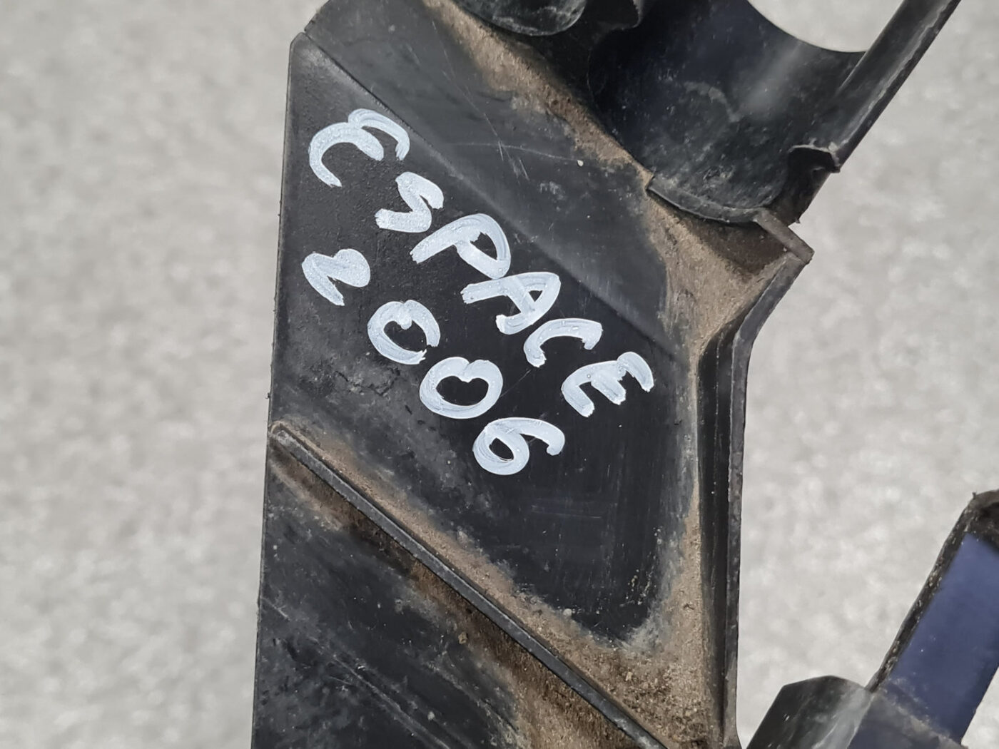 Dzinēja nodalījuma plastmasa priekš RENAULT ESPACE IV 2006 3 Dzinēja nodalījuma plastmasa priekš RENAULT ESPACE IV 2006