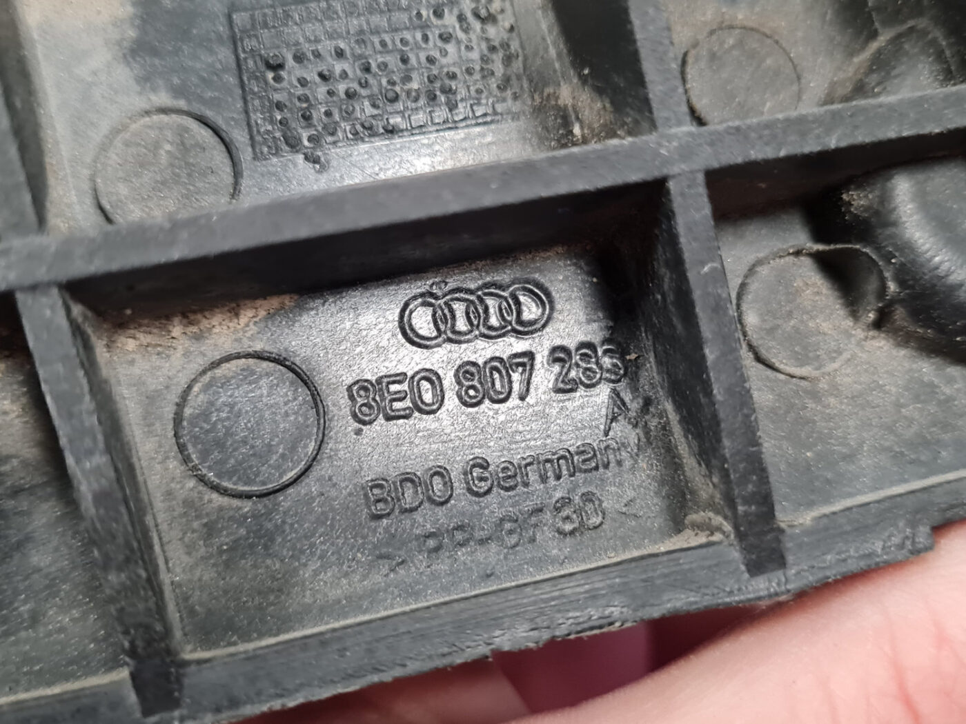 Priekšēja bufera kronšteins priekš AUDI A4 2001 SEDAN 3 Priekšēja bufera kronšteins priekš AUDI A4 2001 SEDAN