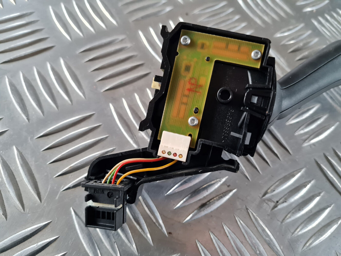 Pagrieziena rādītāju slēdzis priekš ŠKODA OCTAVIA 2007