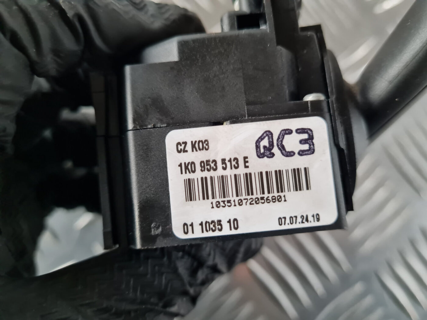 Pagrieziena rādītāju slēdzis priekš ŠKODA OCTAVIA 2007