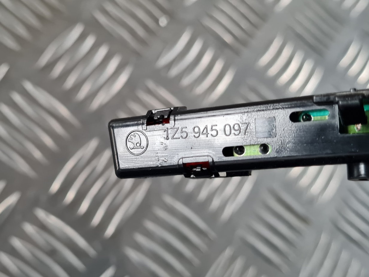 Stop signāls priekš ŠKODA OCTAVIA 2007