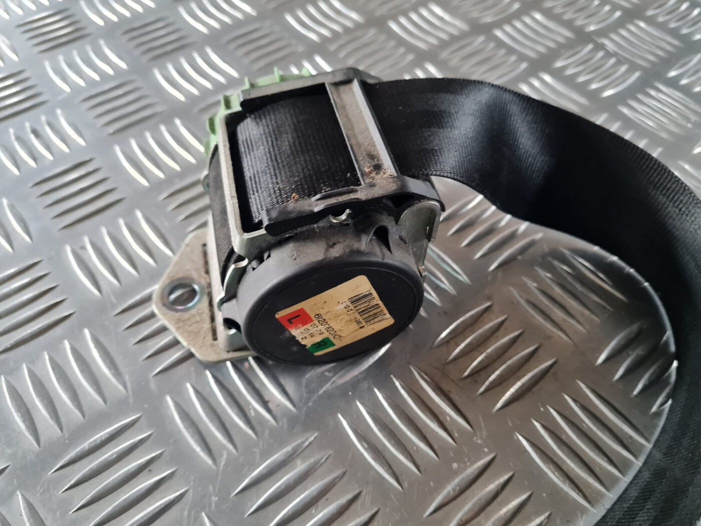 Aizmugurējā labā drošības josta priekš ŠKODA OCTAVIA 2007 5 Aizmugurējā labā drošības josta priekš ŠKODA OCTAVIA 2007