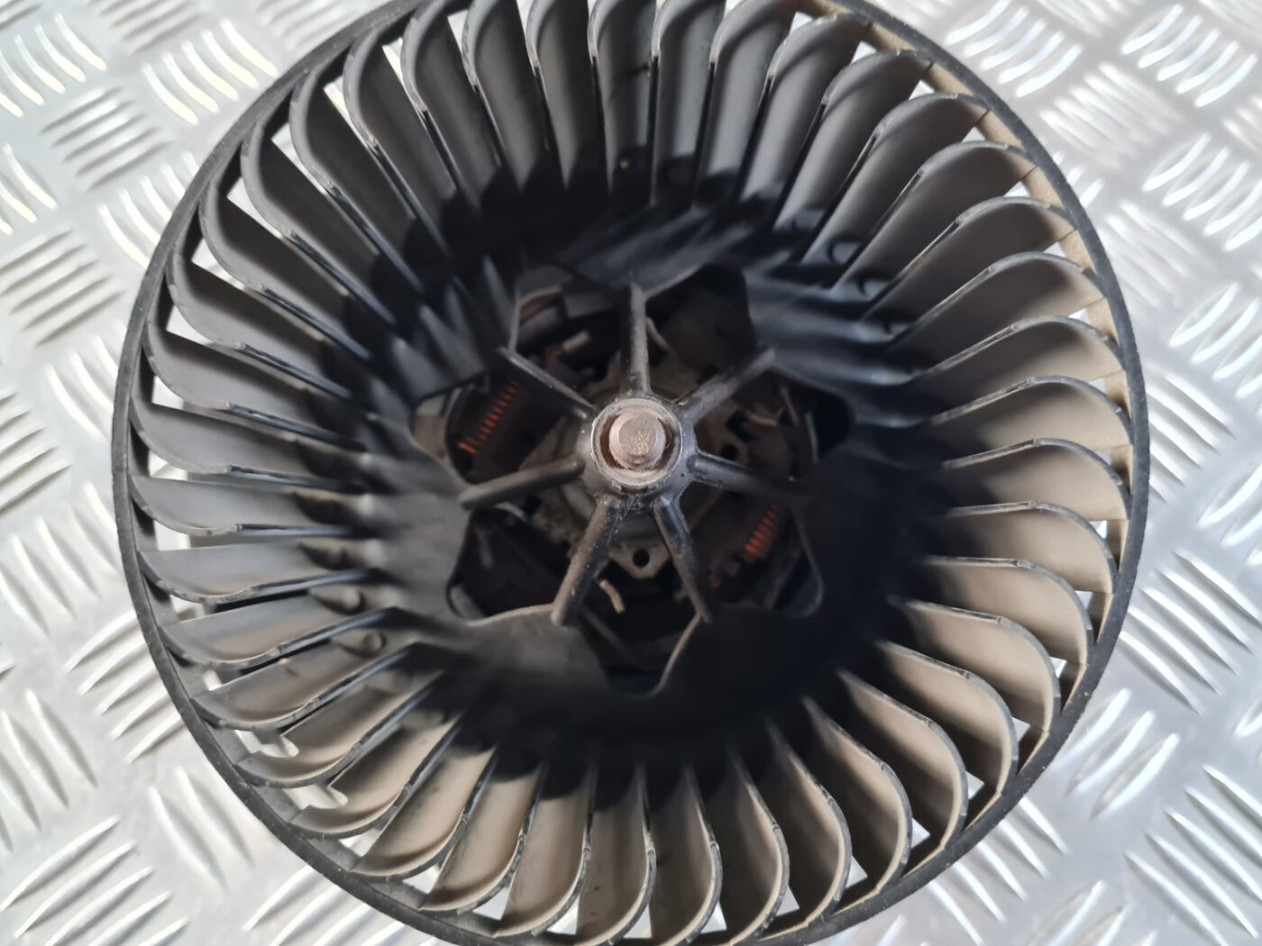 Salona ventilators priekš ŠKODA OCTAVIA 2007 2 Salona ventilators priekš ŠKODA OCTAVIA 2007