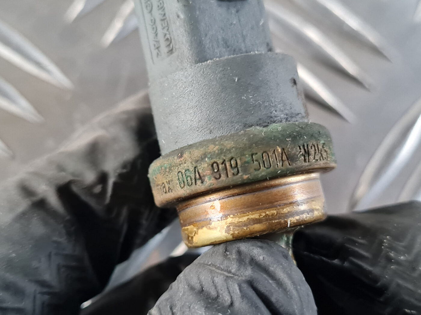 Dzesēšanas šķidruma temperatūras sensors priekš ŠKODA OCTAVIA 2007