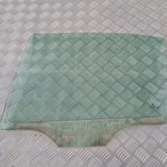 Aizmugurējo kreiso durvju stikls priekš ŠKODA OCTAVIA 2007