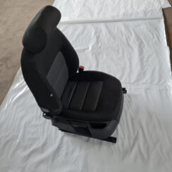 Priekšējais labais sēdeklis priekš ŠKODA OCTAVIA 2007