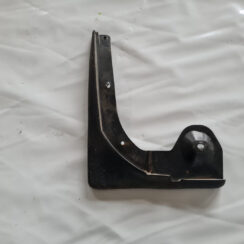 Priekšējais kreisais dubļu aizsargs priekš ŠKODA OCTAVIA 2007