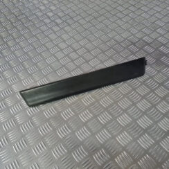 Sliekšņa priekšēja kreisa uzlika (salonā) priekš VOLVO XC 60 2009