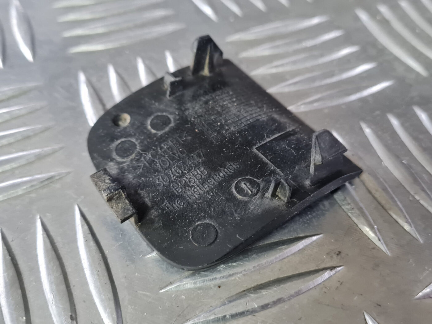 Aizmugurēja bufera vilkšanas āķa vāks priekš VOLVO XC 60 2009