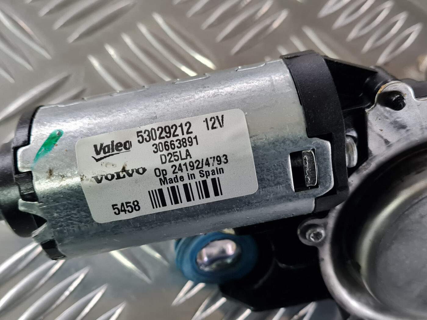 Aizmugurējā stikla tīrītāja motors priekš VOLVO XC 60 2009 3 Aizmugurējā stikla tīrītāja motors priekš VOLVO XC 60 2009