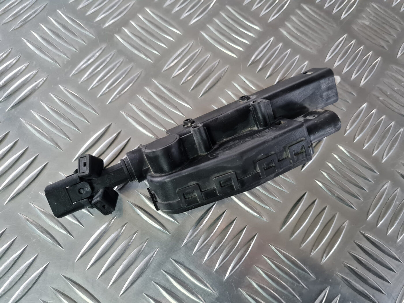 Lukturu mazgātāja sprausla priekš VOLVO XC 60 2009