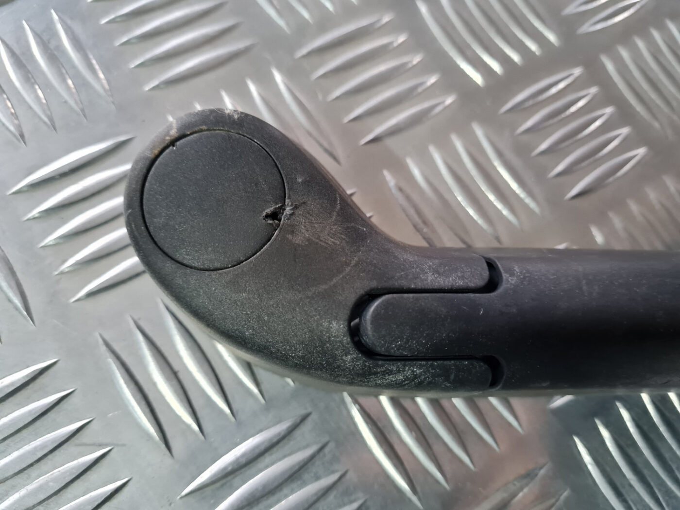 Aizmugurējā loga tīrītāja slotiņa priekš VOLVO XC 60 2009