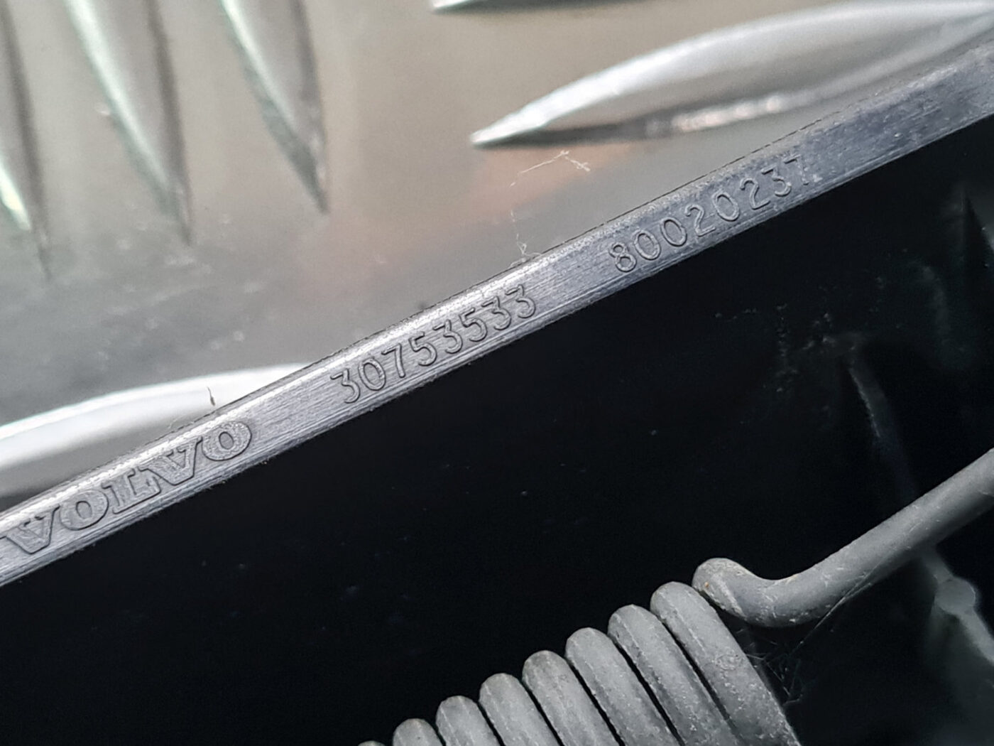 Aizmugurējā loga tīrītāja slotiņa priekš VOLVO XC 60 2009