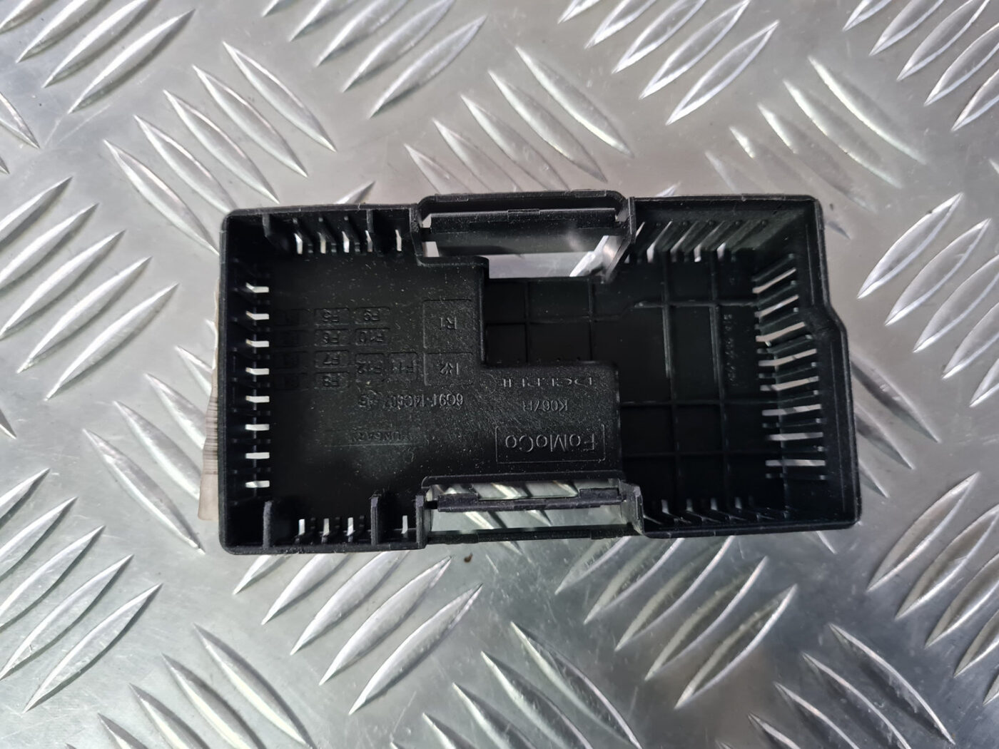 Drošinātāju kārbas korpusa vāks priekš VOLVO XC 60 2009