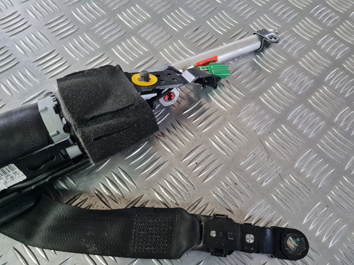 Priekšējā labā drošības josta priekš VOLVO XC 60 2009 7 Priekšējā labā drošības josta priekš VOLVO XC 60 2009