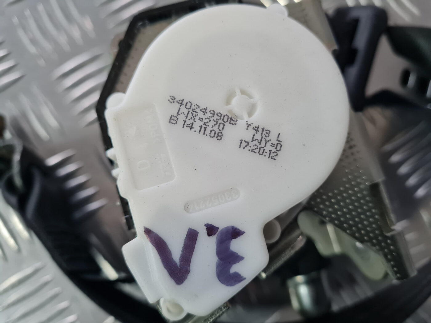 Aizmugurējā kreisa drošības josta priekš VOLVO XC 60 2009