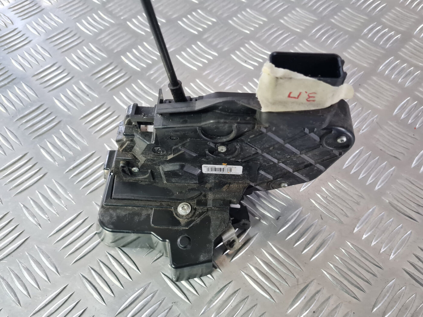 Aizmugurējo labo durvju slēdzene priekš VOLVO XC 60 2009