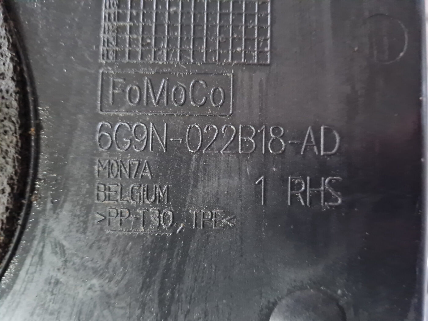 Vējstikla drenāža priekš VOLVO XC 60 2009