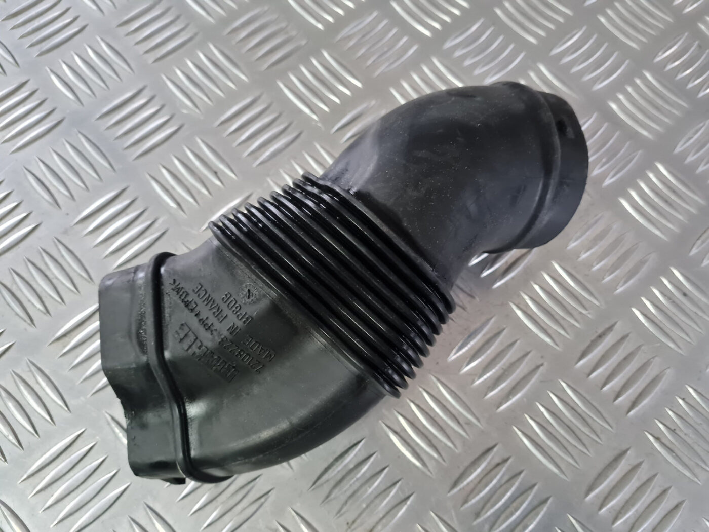 Gaisa filtra korpusa caurule priekš VOLVO XC 60 2009 2 Gaisa filtra korpusa caurule priekš VOLVO XC 60 2009