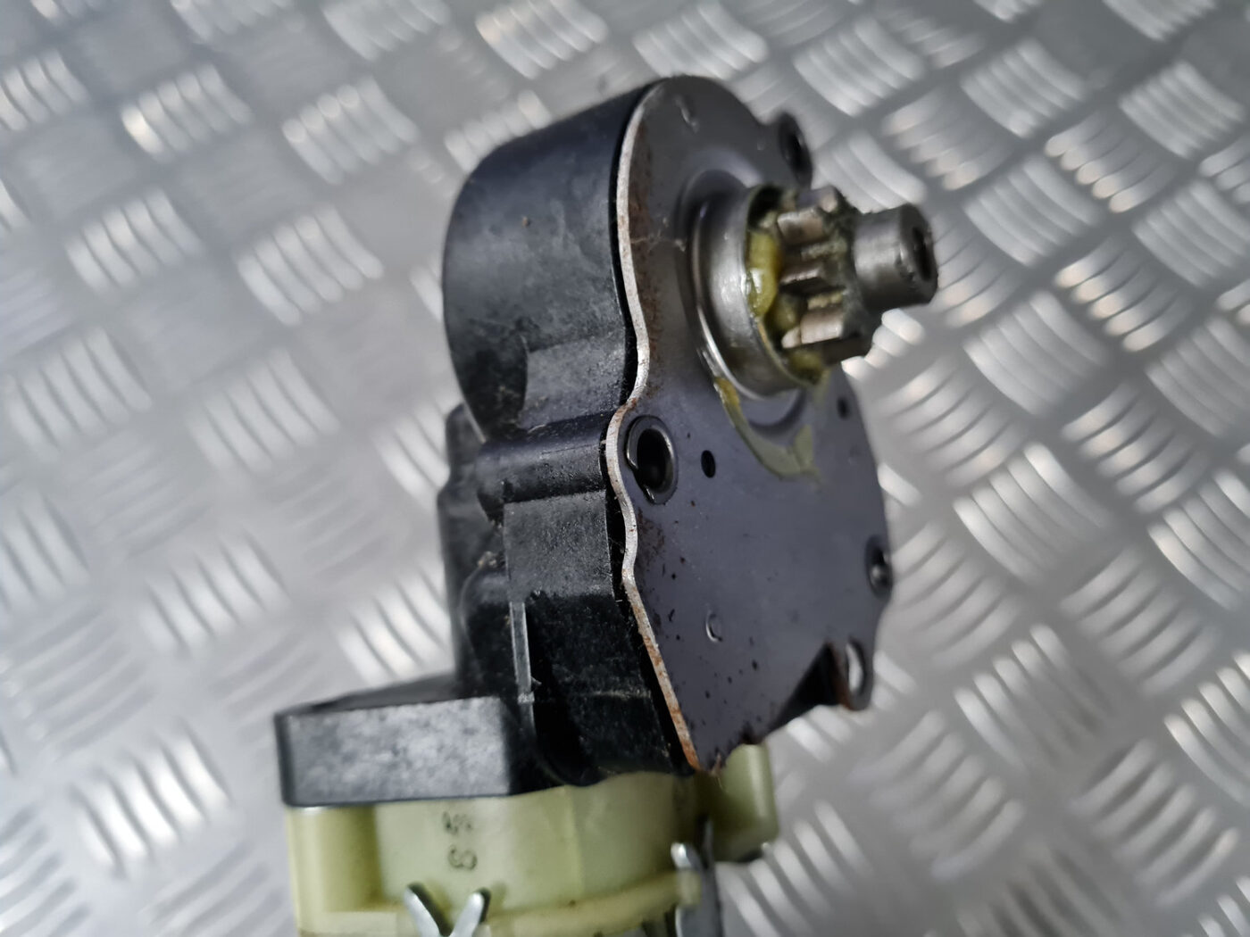 Sēdekļa vadības motors priekš VOLVO XC 60 2009 3 Sēdekļa vadības motors priekš VOLVO XC 60 2009