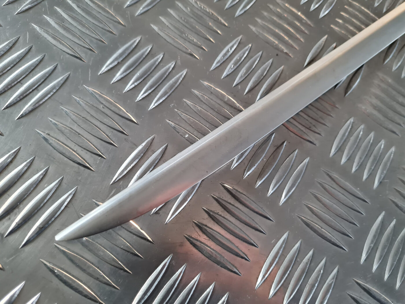 Aizmugurēja sānu stikla moldings priekš VOLVO XC 60 2009