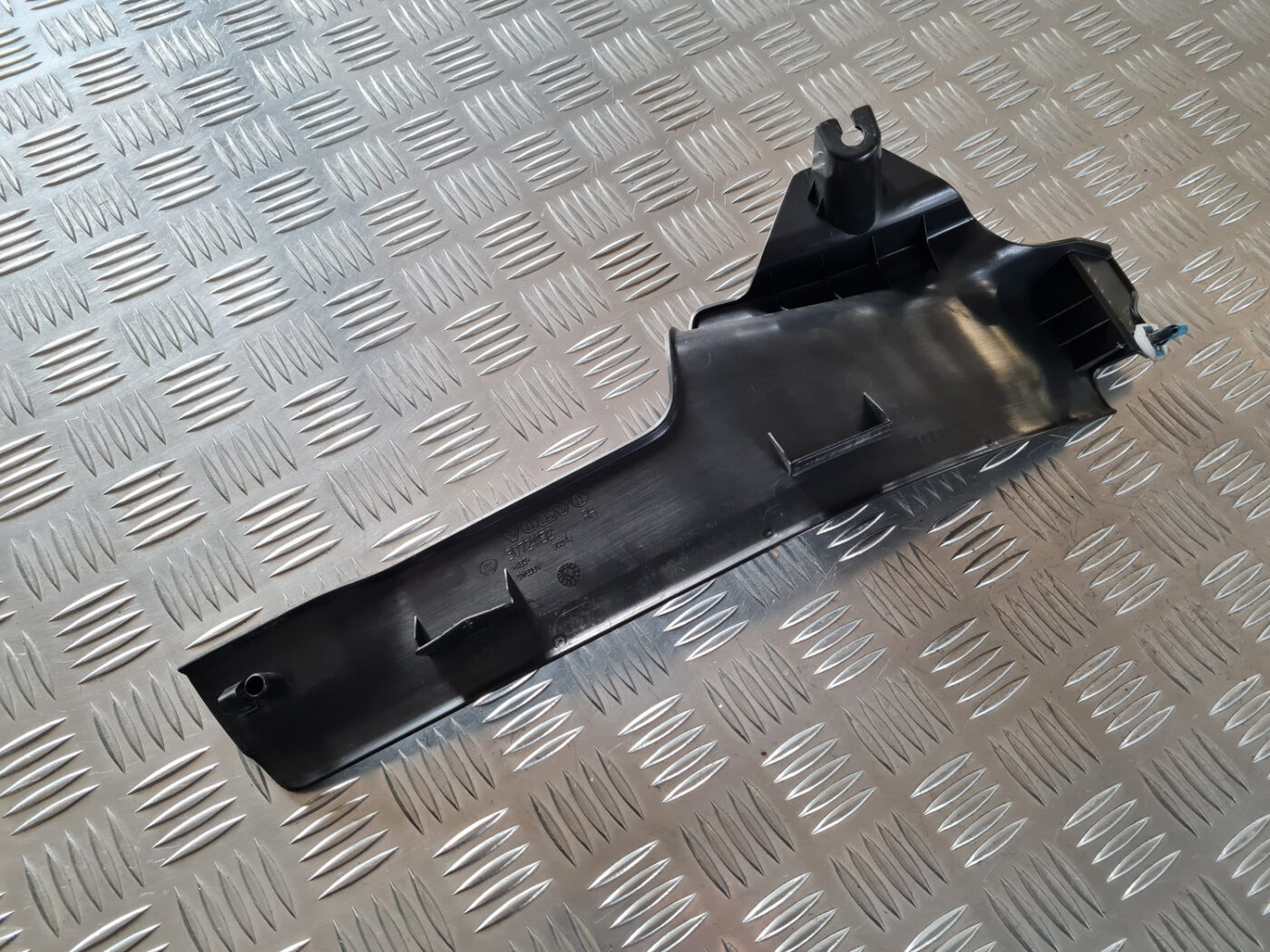 Sliekšņa aizmugurēja laba uzlika (salonā) priekš VOLVO XC 60 2009