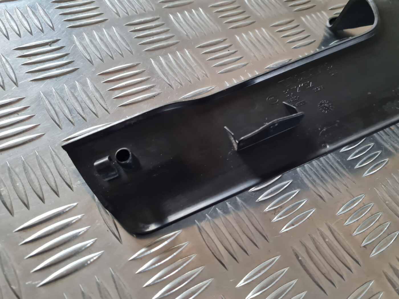 Sliekšņa aizmugurēja laba uzlika (salonā) priekš VOLVO XC 60 2009