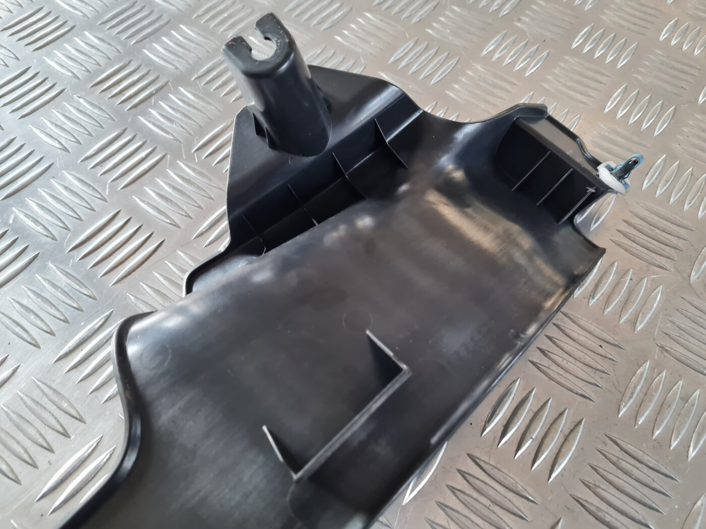 Sliekšņa aizmugurēja laba uzlika (salonā) priekš VOLVO XC 60 2009