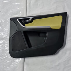 Priekšējo labo durvju apdare priekš VOLVO XC 60 2009