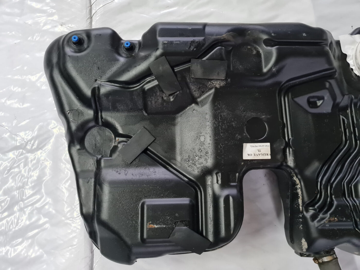 Degvielas tvertne priekš VOLVO XC 60 2009 2 Degvielas tvertne priekš VOLVO XC 60 2009