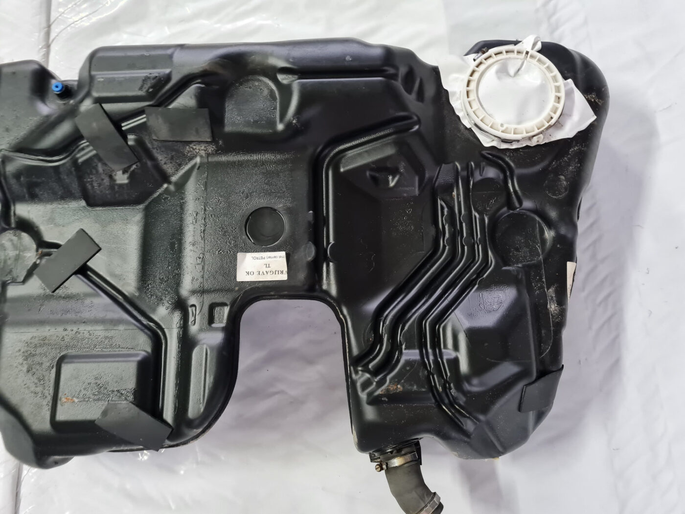 Degvielas tvertne priekš VOLVO XC 60 2009 6 Degvielas tvertne priekš VOLVO XC 60 2009