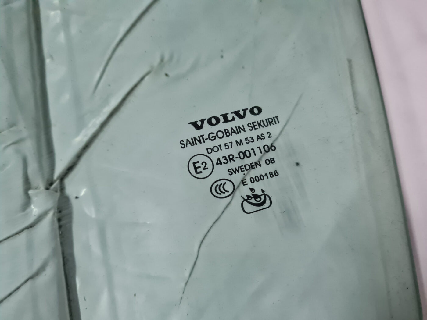 Priekšējo kreiso durvju stikls priekš VOLVO XC 60 2009 2 Priekšējo kreiso durvju stikls priekš VOLVO XC 60 2009