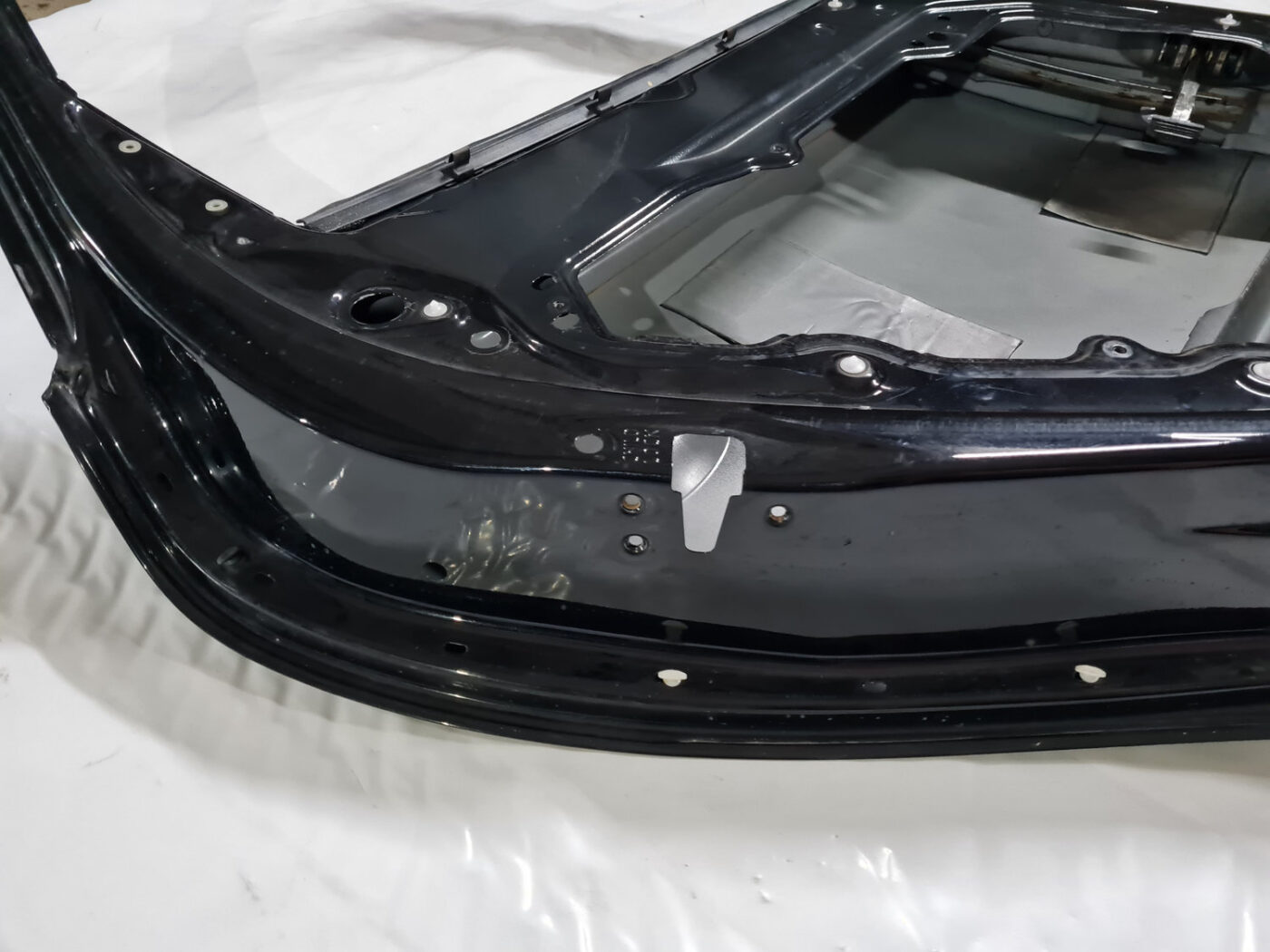 Aizmugurējās kreisās durvis priekš VOLVO XC 60 2009