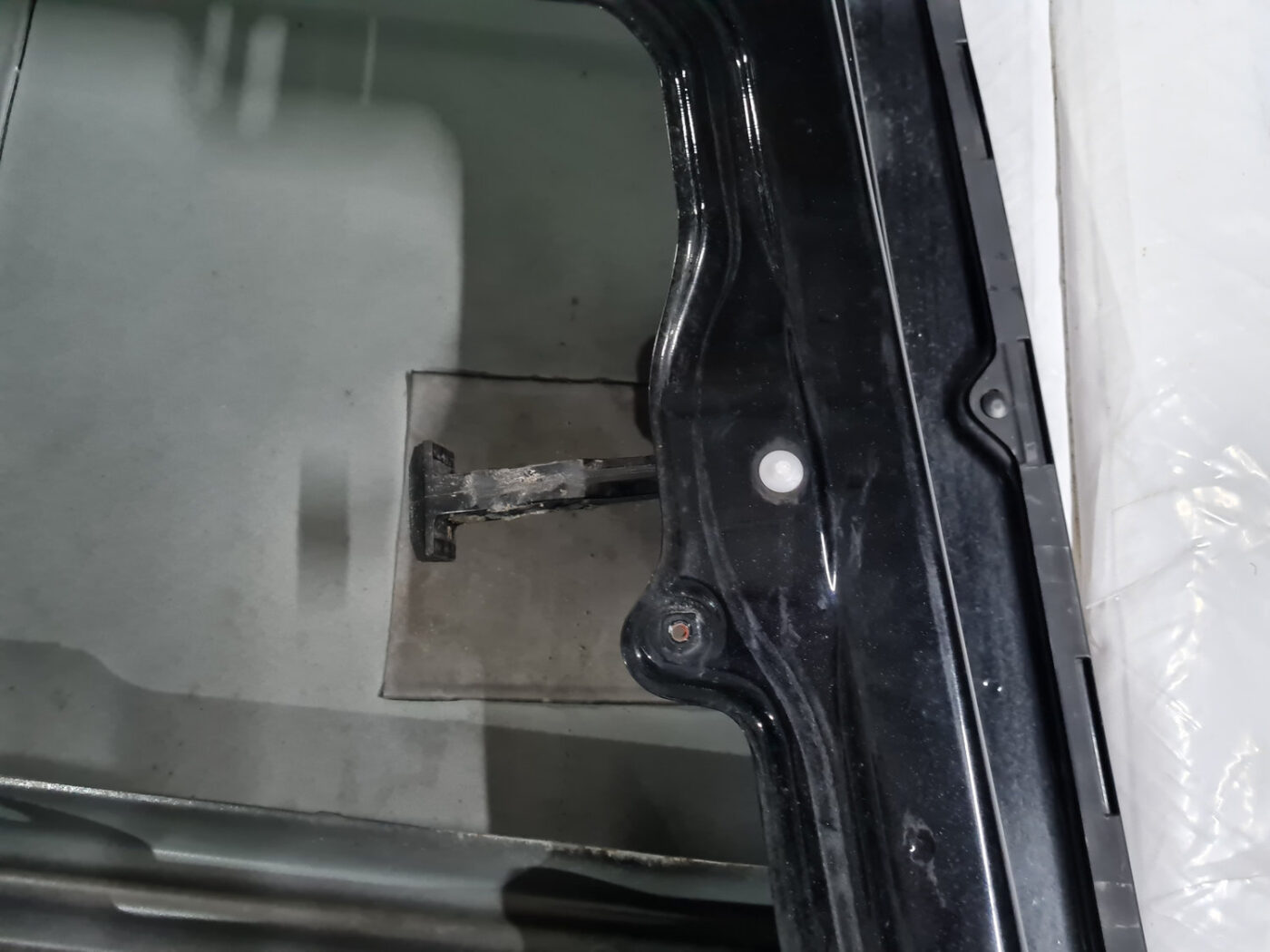 Aizmugurējās kreisās durvis priekš VOLVO XC 60 2009