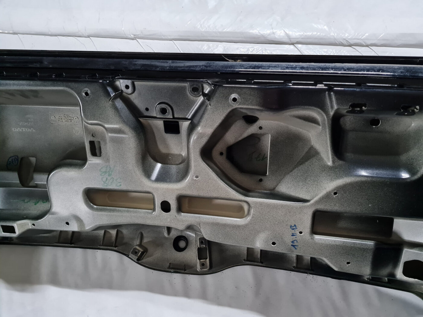 Bagāžnieka vāks priekš VOLVO XC 60 2009 12 Bagāžnieka vāks priekš VOLVO XC 60 2009