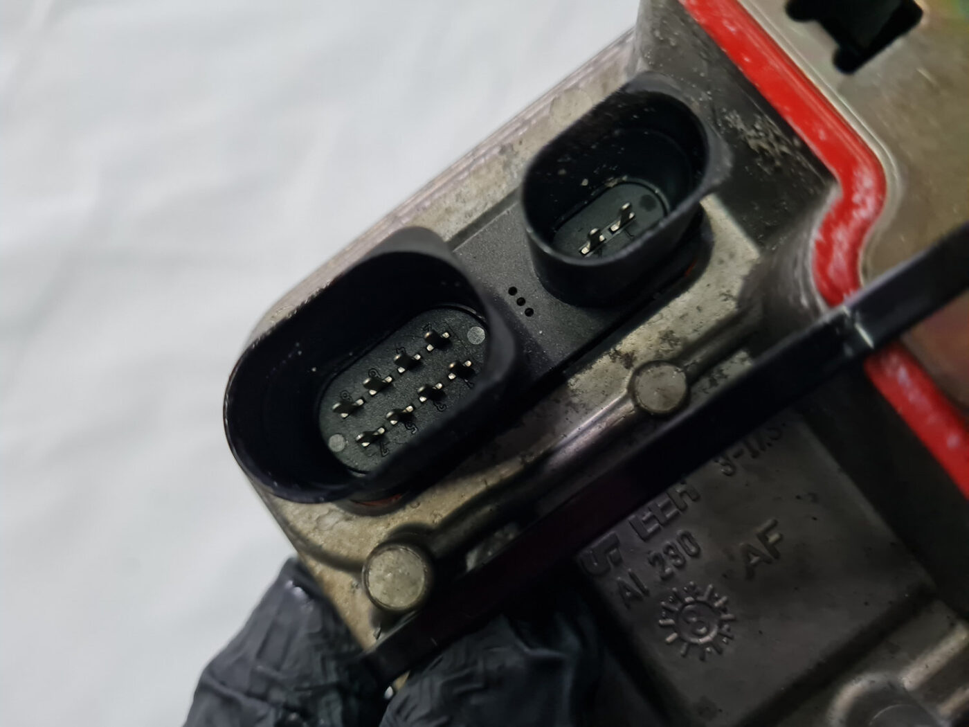 Aizmugures reduktora vadības bloks Haldex priekš VOLVO XC 60 2009 6 Aizmugures reduktora vadības bloks Haldex priekš VOLVO XC 60 2009