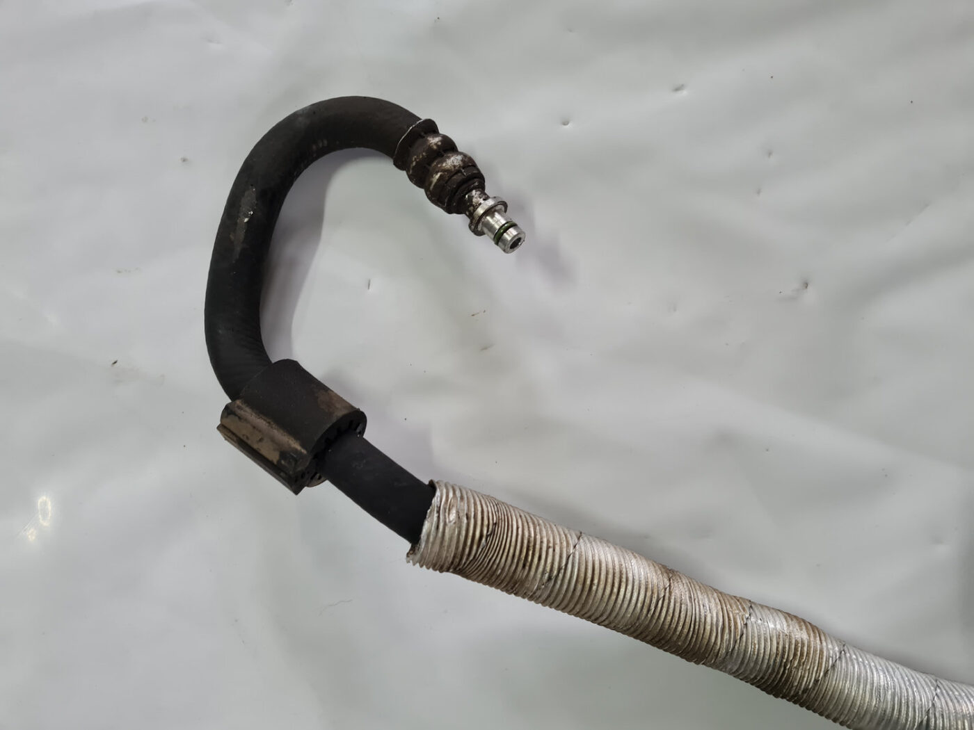 Stūres mehānisma caurule priekš VOLVO XC 60 2009 2 Stūres mehānisma caurule priekš VOLVO XC 60 2009